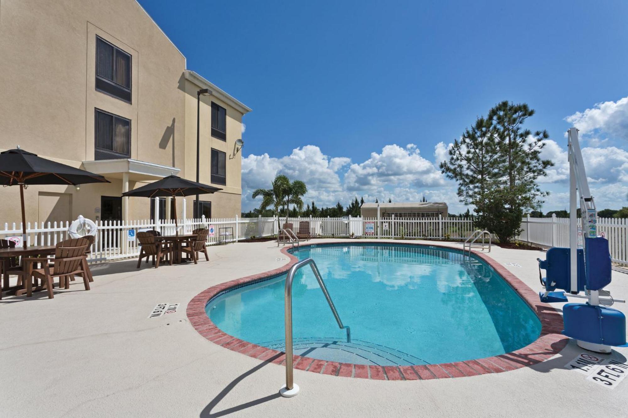 Holiday Inn Express & Suites Sebring By Ihg Εξωτερικό φωτογραφία
